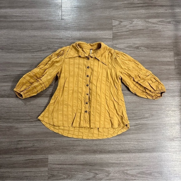 3/$20⚡️Free People Yellow Short Sleeve Textured Button Down Collared Blouse Top - Picture 4 of 11
